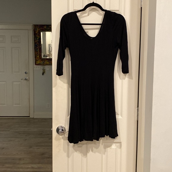 3/4 Sleeve, Black T-Shirt Mini Dress from Charlotte Russe, size M - Picture 4 of 7